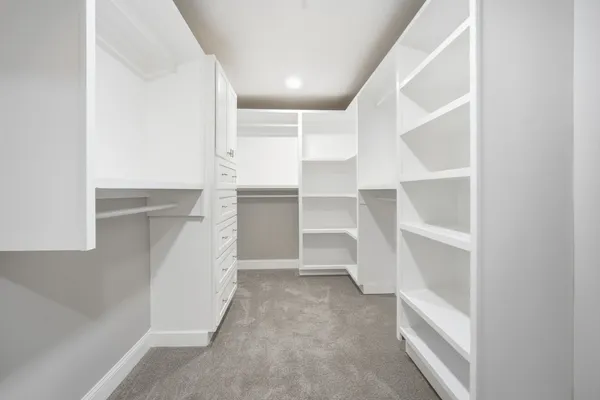 $949,900 | 1 Farmer Circle, East Longmeadow, MA 01028