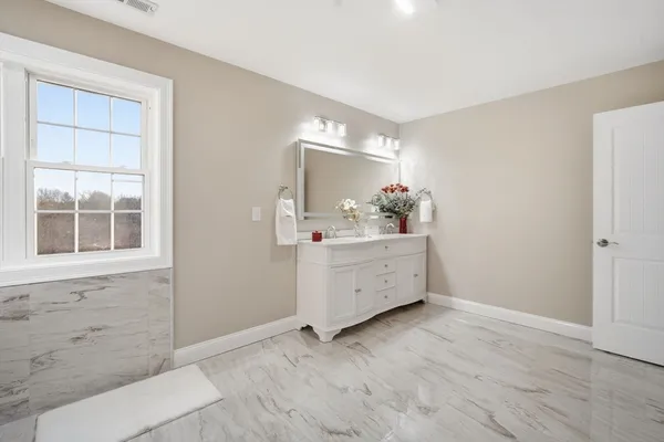 $949,900 | 1 Farmer Circle, East Longmeadow, MA 01028