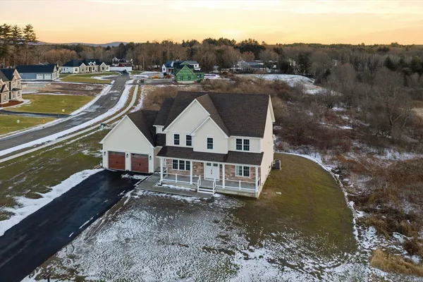 $949,900 | 1 Farmer Circle, East Longmeadow, MA 01028