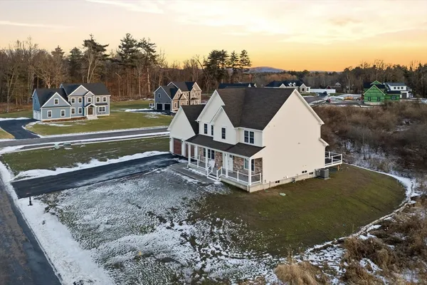 $949,900 | 1 Farmer Circle, East Longmeadow, MA 01028