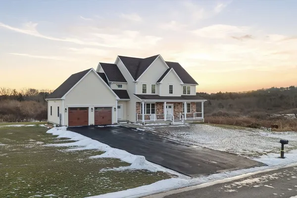 $949,900 | 1 Farmer Circle, East Longmeadow, MA 01028