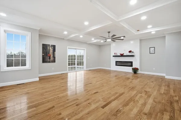 $949,900 | 1 Farmer Circle, East Longmeadow, MA 01028