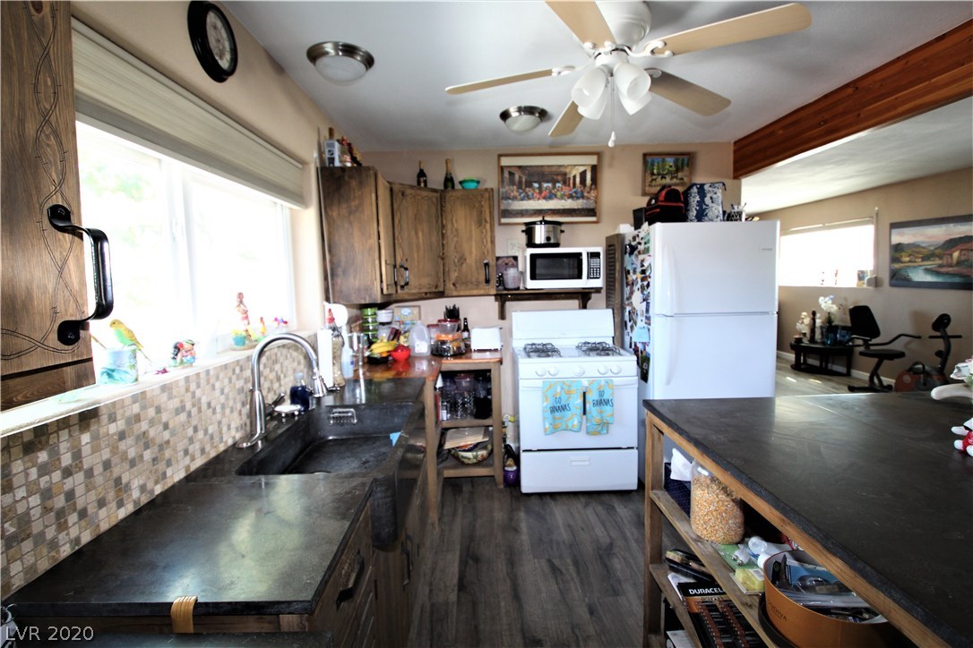 62 Camp Bonanza Road Cold Creek, NV 89124 - Photo 14 of 50 Gallery Image 14