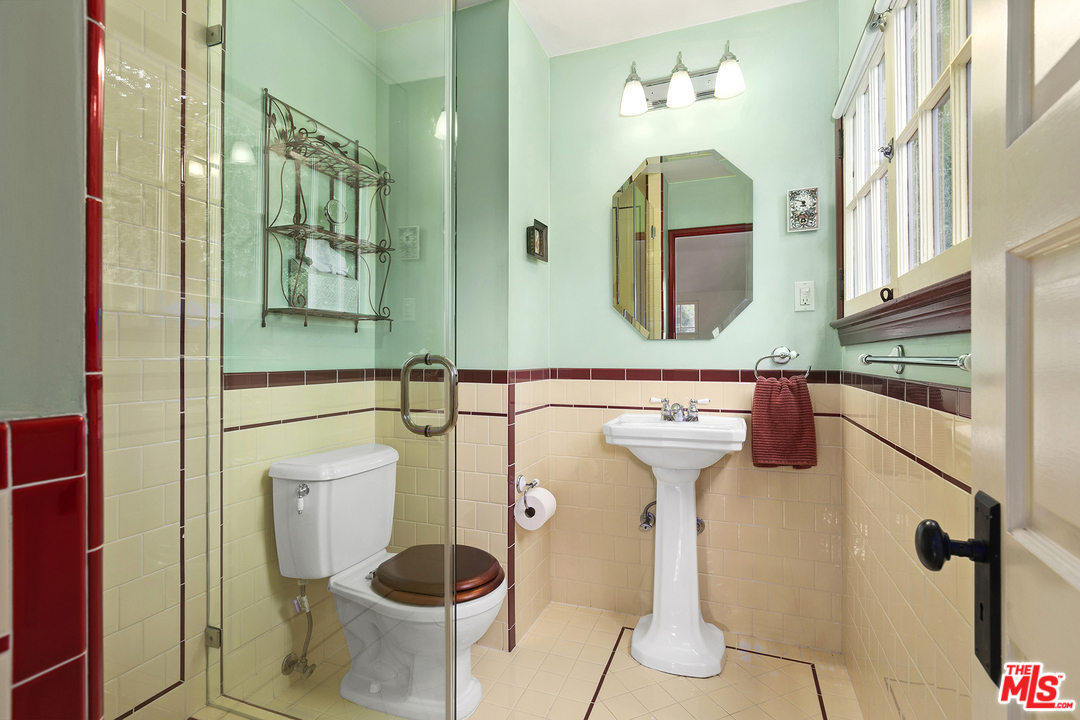 3617 Canyon Crest Road Altadena, CA 91001 - Photo 11 of 38 Gallery Image 11