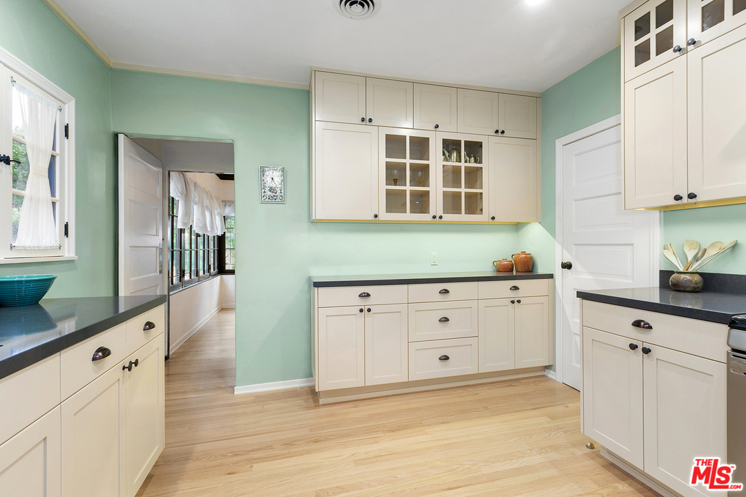 3617 Canyon Crest Road Altadena, CA 91001 - Photo 16 of 38 Gallery Image 16
