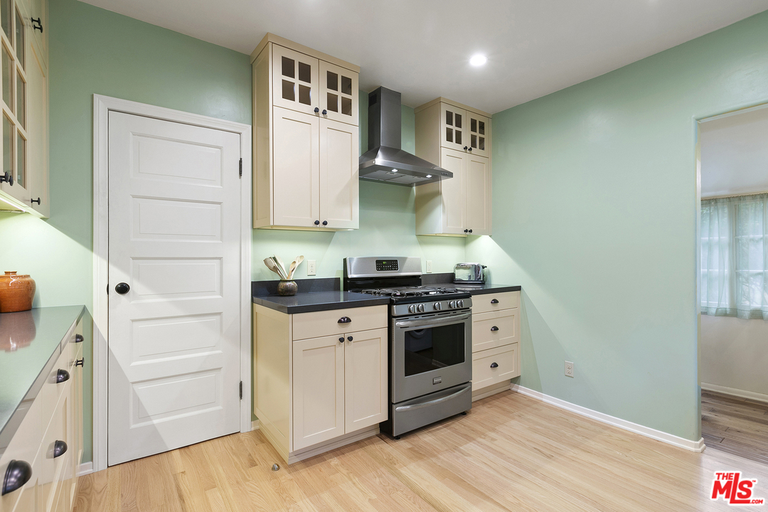 3617 Canyon Crest Road Altadena, CA 91001 - Photo 17 of 38 Gallery Image 17