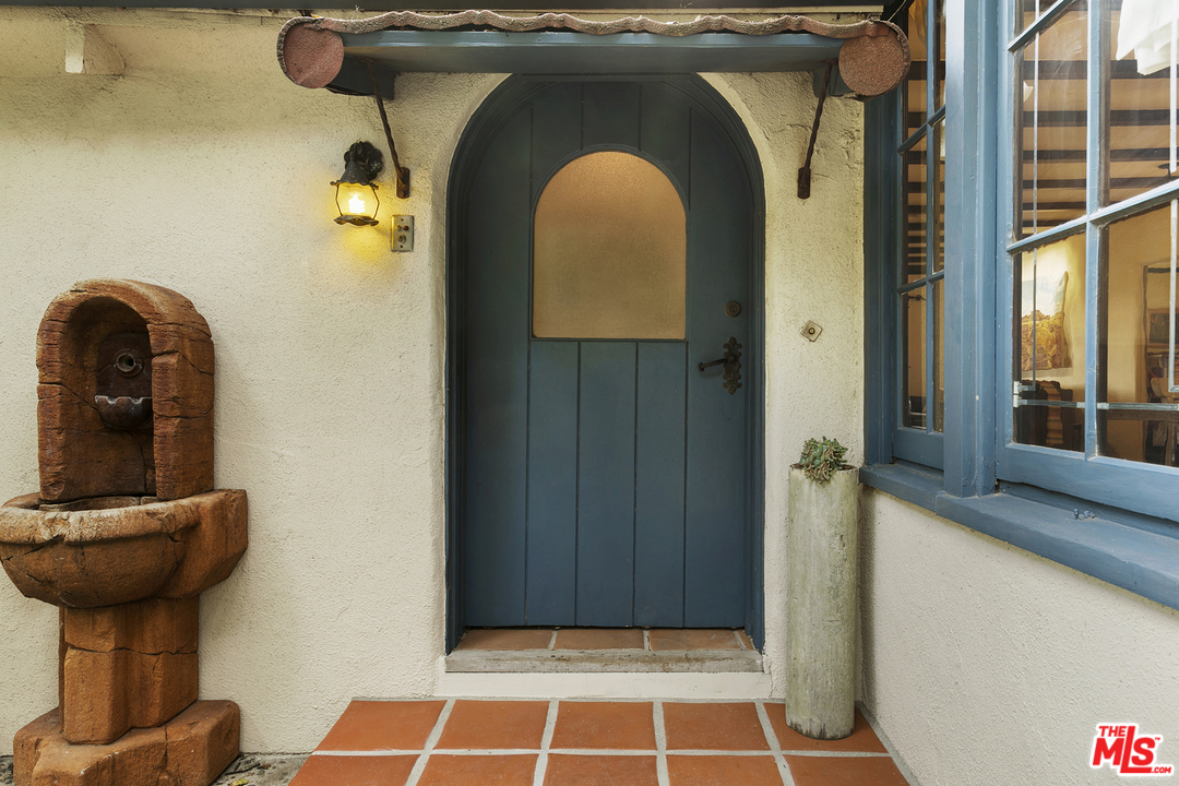 3617 Canyon Crest Road Altadena, CA 91001 - Photo 2 of 38 Gallery Image 2