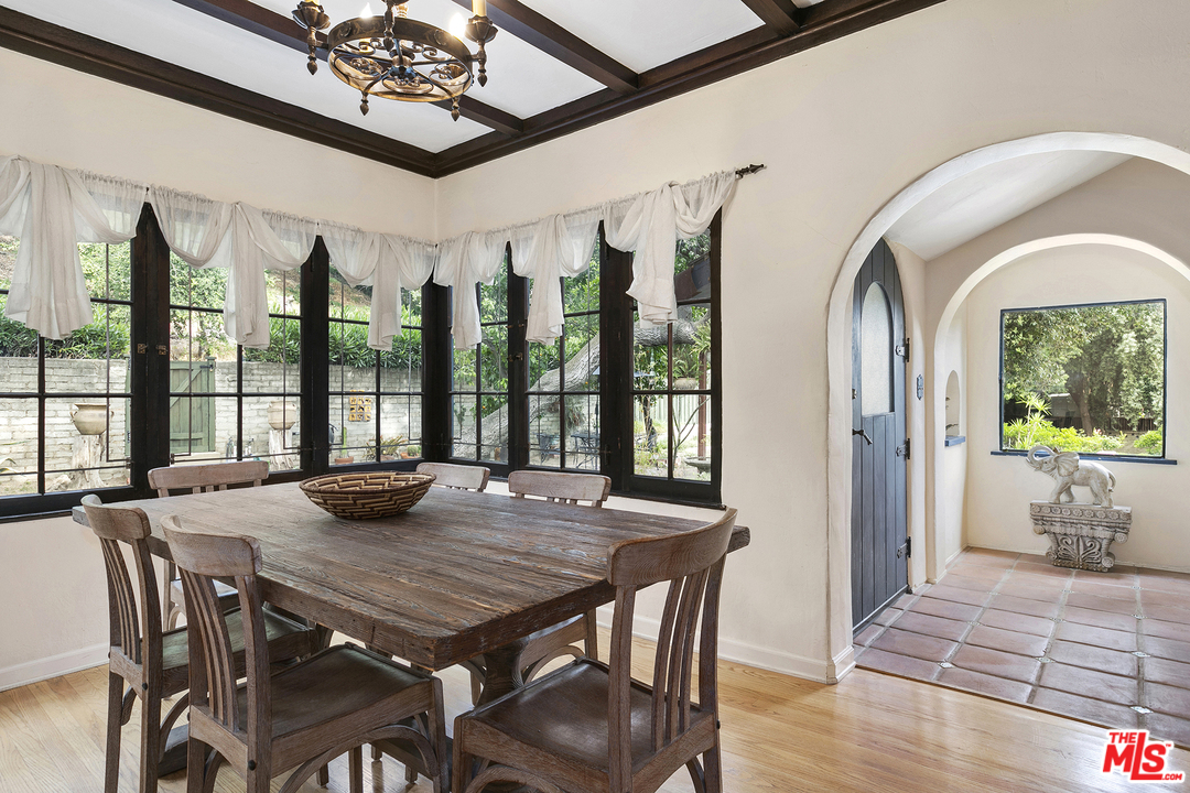 3617 Canyon Crest Road Altadena, CA 91001 - Photo 3 of 38 Gallery Image 3