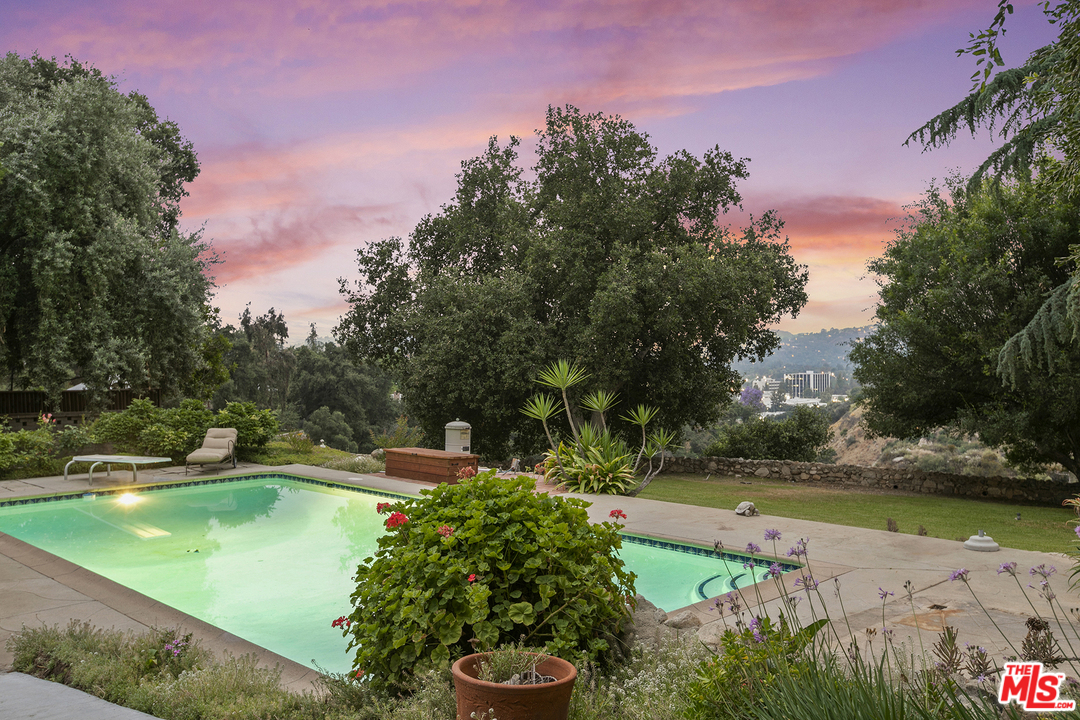 3617 Canyon Crest Road Altadena, CA 91001 - Photo 34 of 38 Gallery Image 34