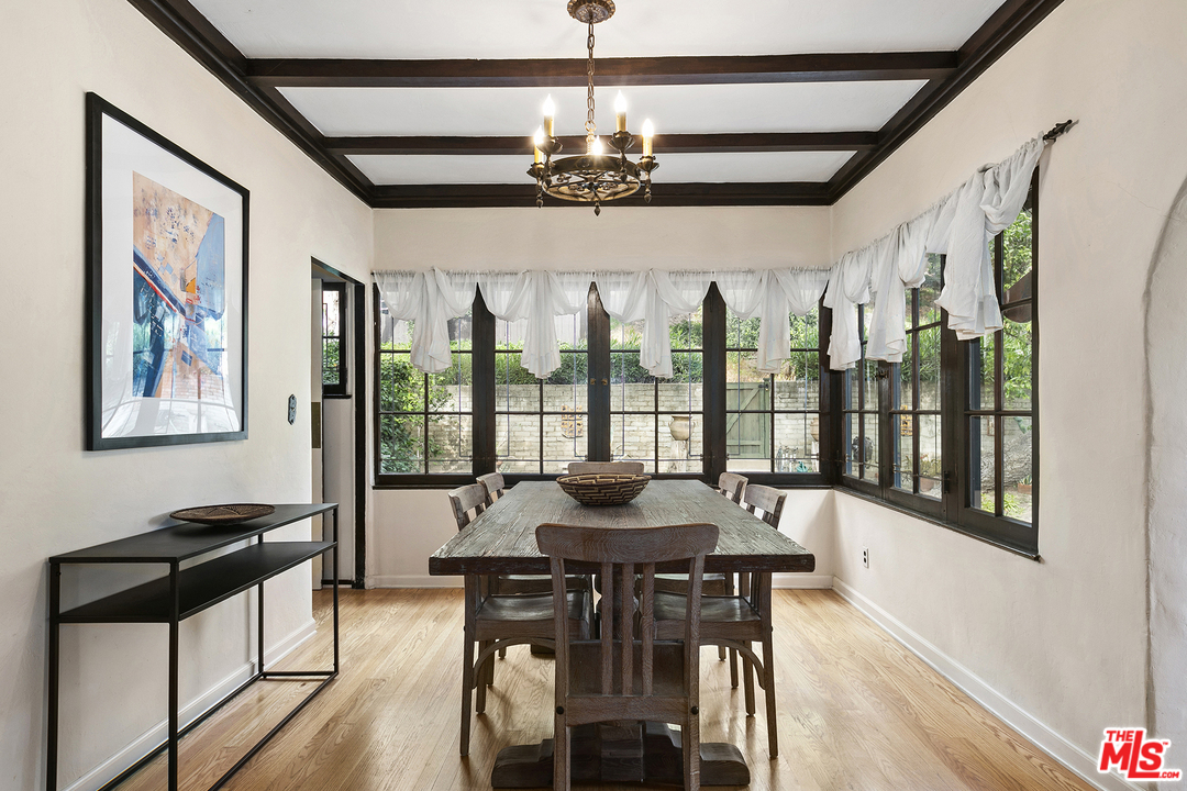 3617 Canyon Crest Road Altadena, CA 91001 - Photo 4 of 38 Gallery Image 4