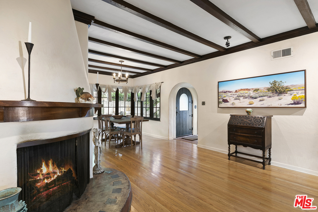 3617 Canyon Crest Road Altadena, CA 91001 - Photo 6 of 38 Gallery Image 6