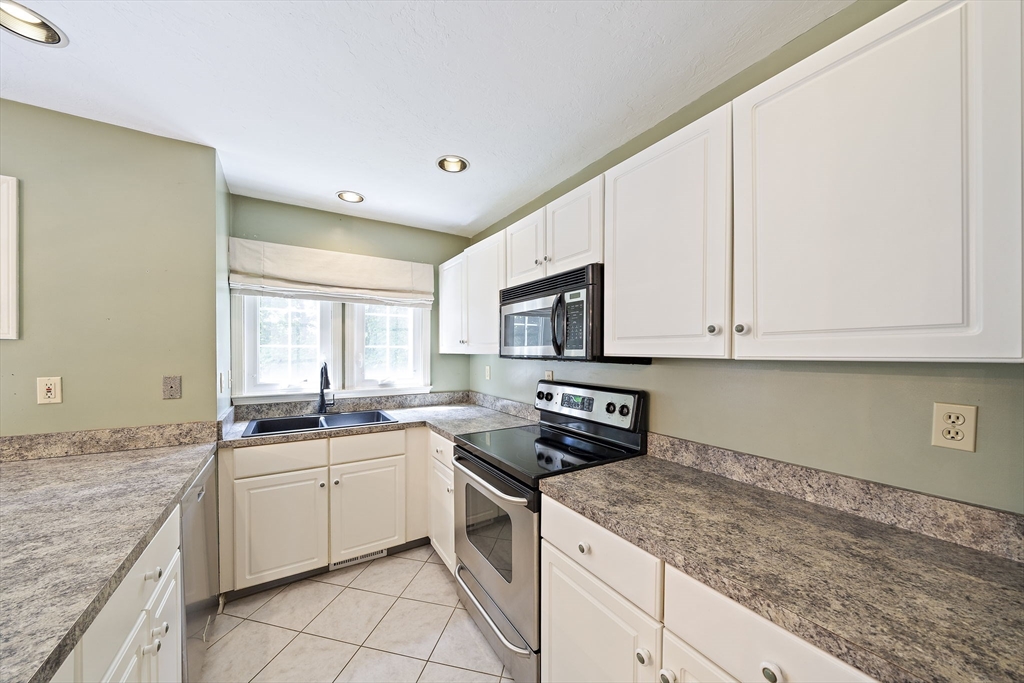 501 Auburn Street, Unit 402 Whitman, MA 02382 - Photo 3 of 35