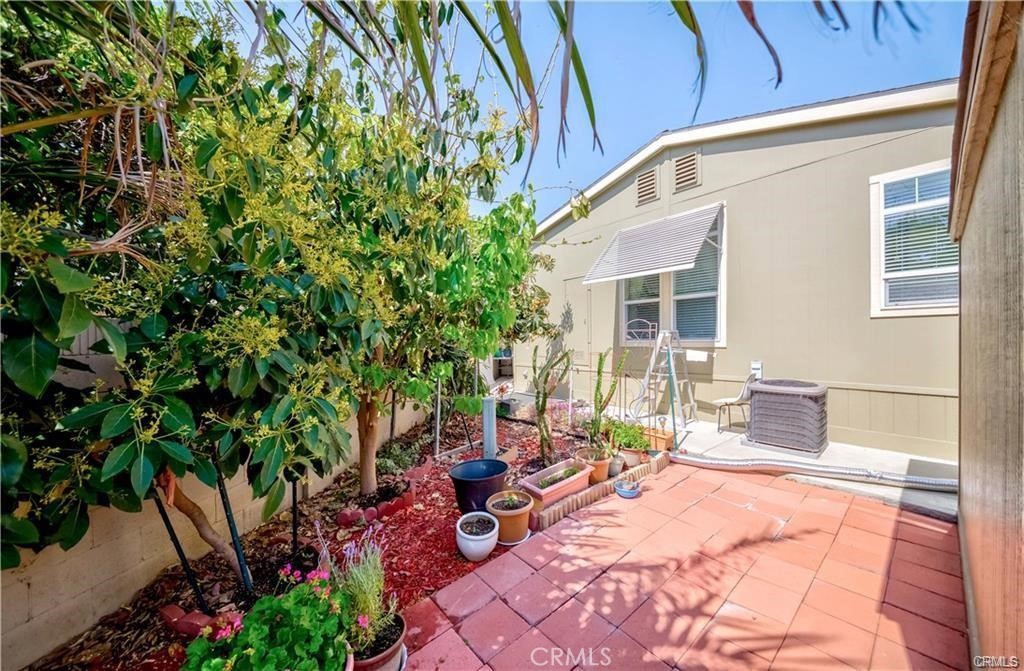 15 Pine Via Fullerton, CA 92832 - Photo 6 of 23