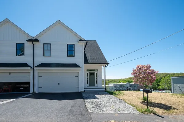 $3,600 | 83 Upland Street, Unit 1, Worcester, MA 01607