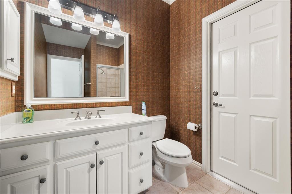 128 Rim Rock Road Aledo, TX 76008 - Photo 32 of 40 4th full bath.
