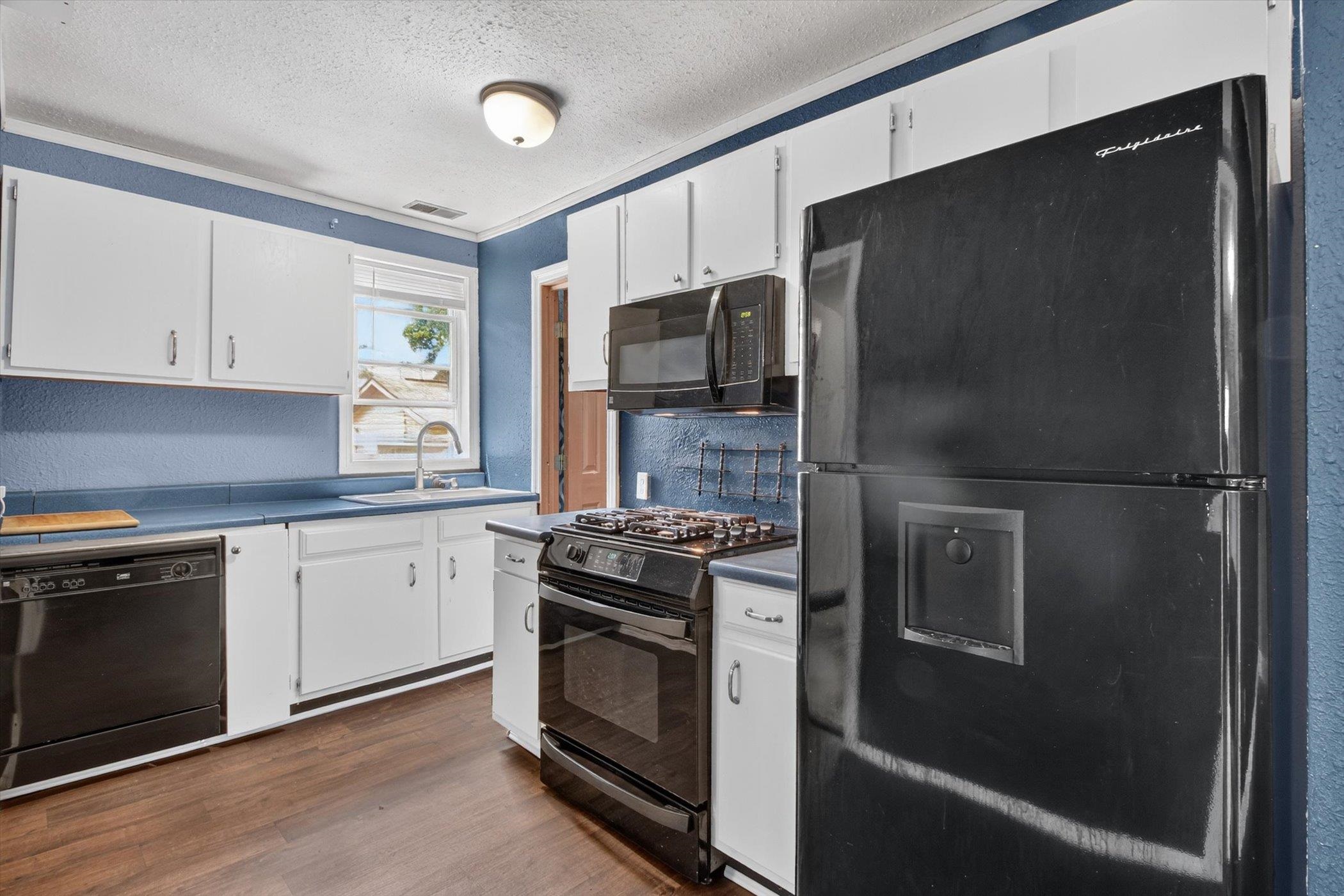 1035 Fairview Avenue Alma, MI 48801 - Photo 15 of 35 1947579-5b1b3db9-2fe4-4744-9645-67687f6fbf4a.JPG