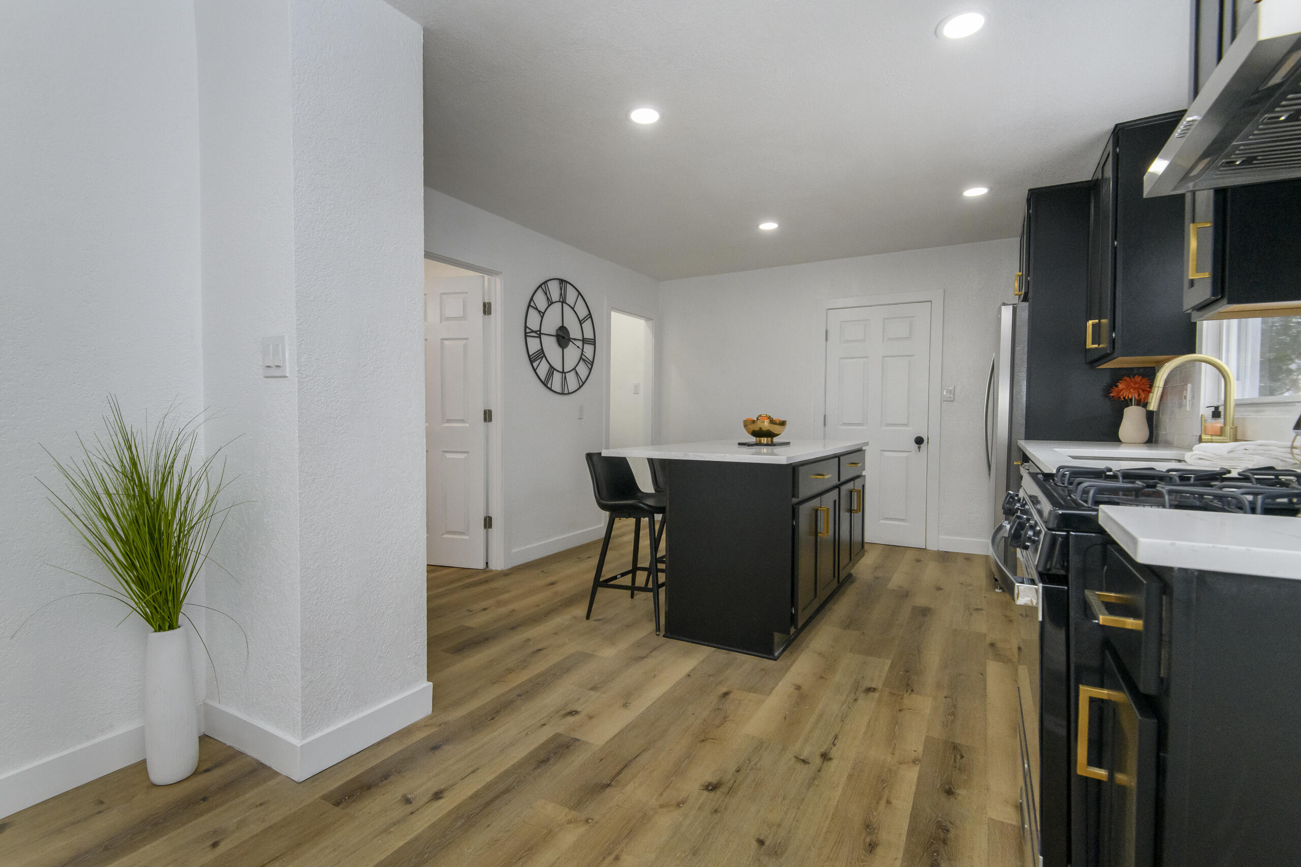 2128 South Mound Street Milwaukee, WI 53207 - Photo 15 of 71 2128 S Mound-22