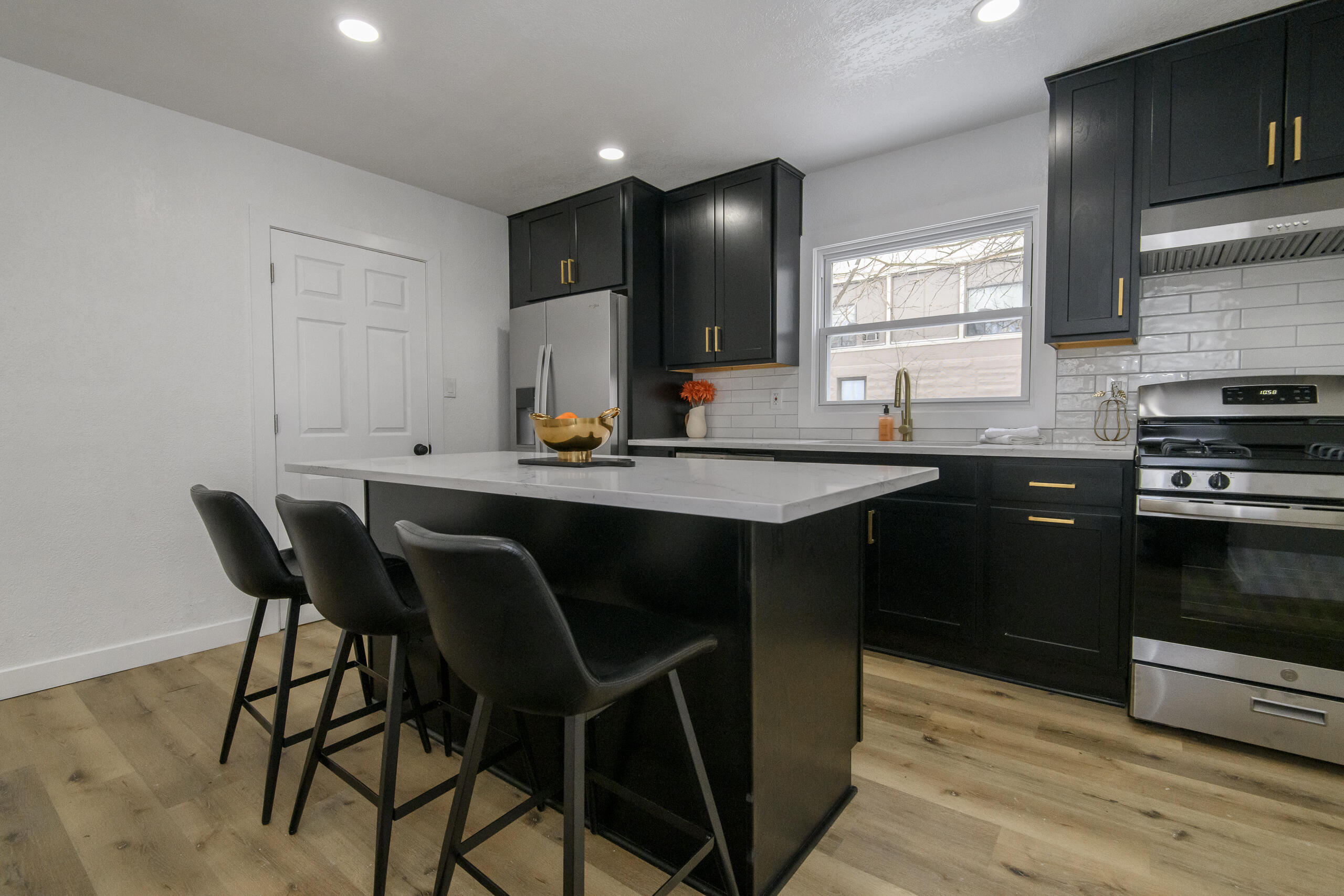 2128 South Mound Street Milwaukee, WI 53207 - Photo 17 of 71 2128 S Mound-24