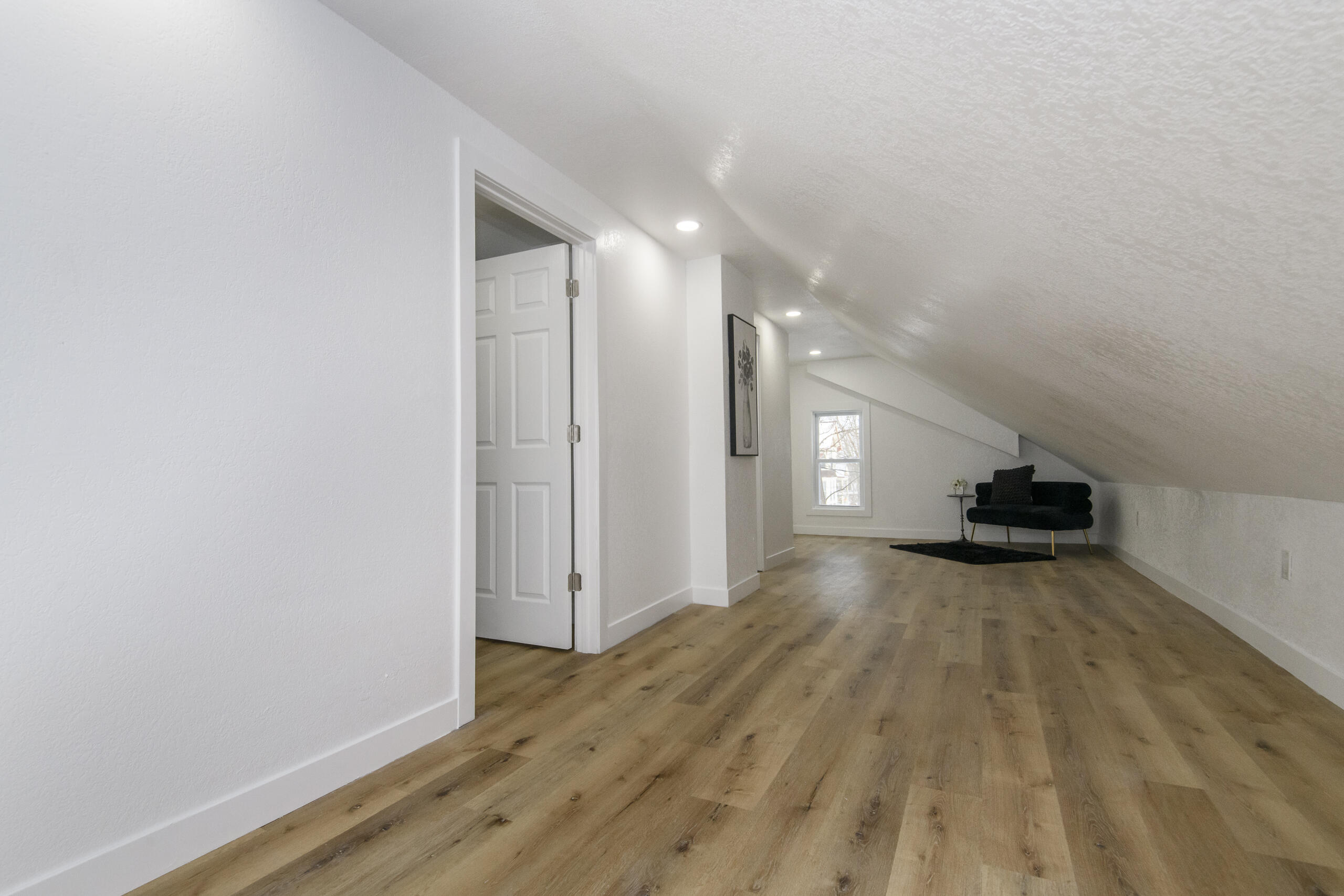 2128 South Mound Street Milwaukee, WI 53207 - Photo 29 of 71 2128 S Mound-36