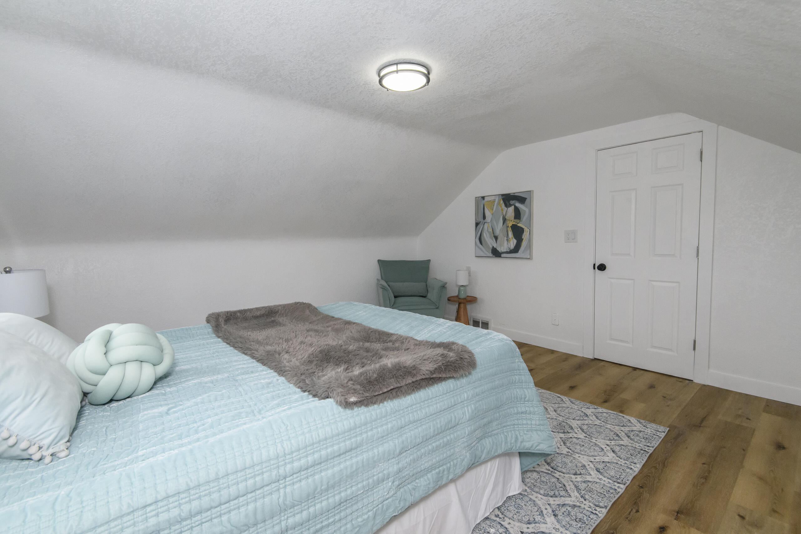 2128 South Mound Street Milwaukee, WI 53207 - Photo 31 of 71 2128 S Mound-38