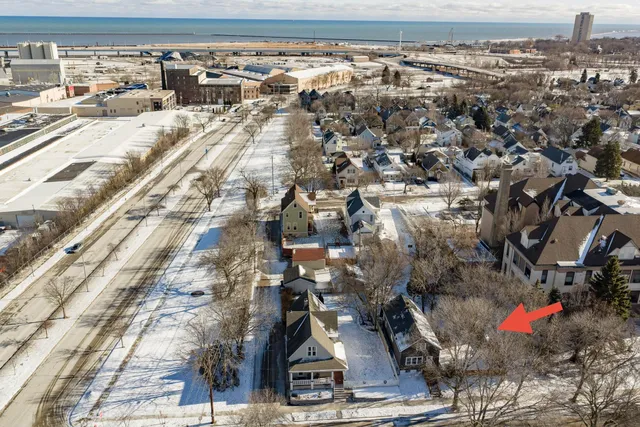 $429,900 | 2128 South Mound Street, Milwaukee, WI 53207