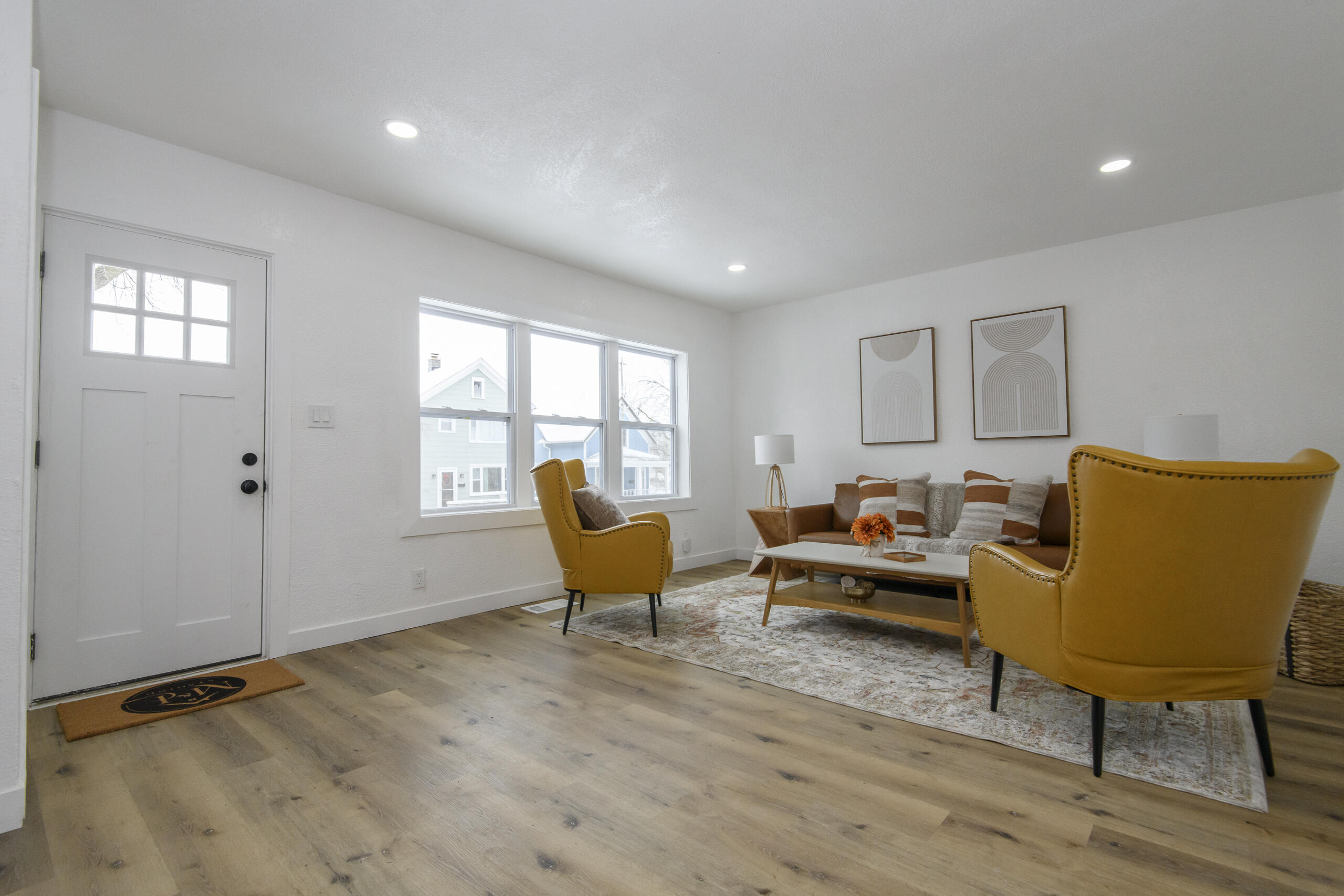 2128 South Mound Street Milwaukee, WI 53207 - Photo 5 of 71 2128 S Mound-12