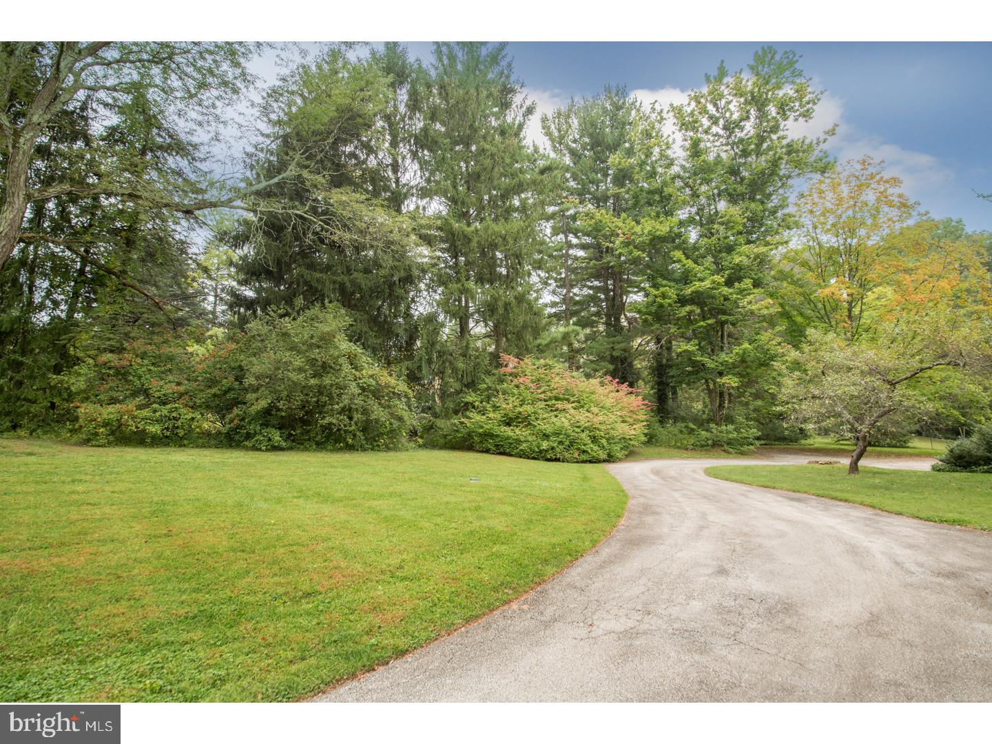 28 Wistar Road Villanova, PA 19085 - Photo 3 of 25 Driveway