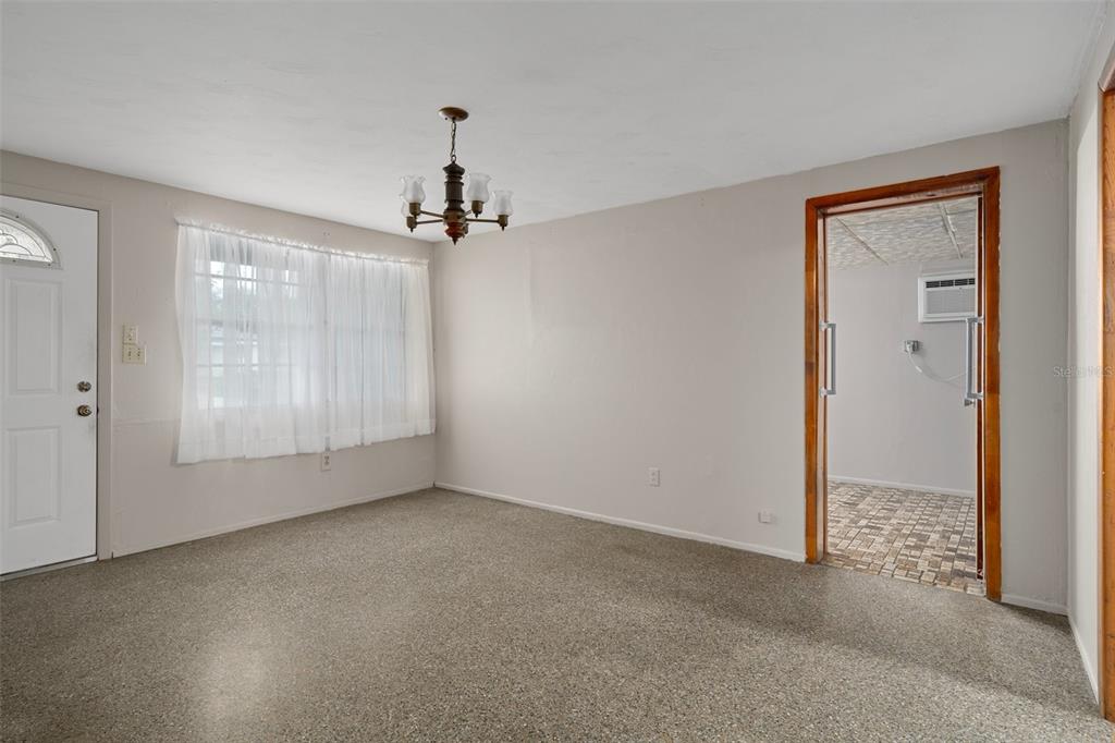 6006 Axelrod Road Tampa, FL 33634 - Photo 6 of 40 Living Room
