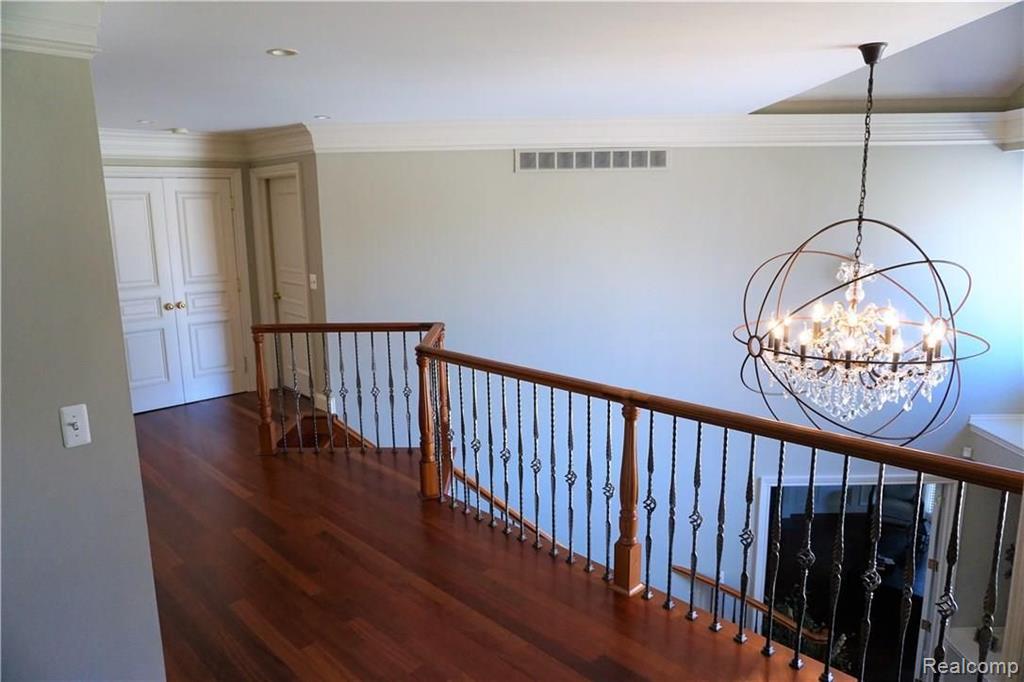 521 Hampton Road Grosse Pointe Woods, MI 48236 - Photo 27 of 48