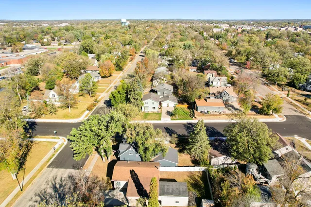 $319,900 | 1303 Summit Avenue, Detroit Lakes, MN 56501