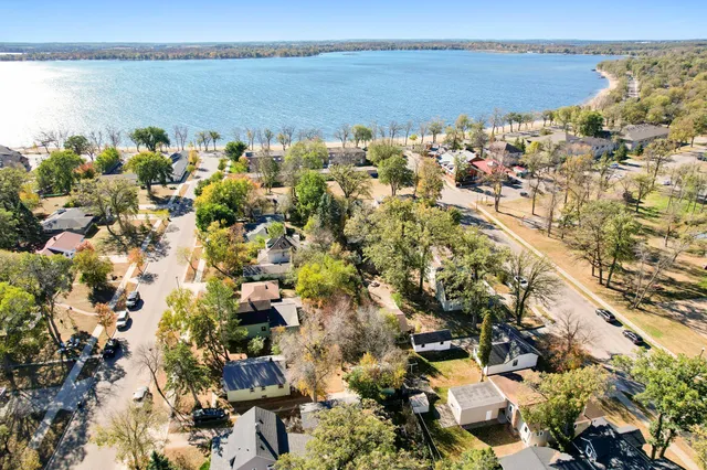 $319,900 | 1303 Summit Avenue, Detroit Lakes, MN 56501