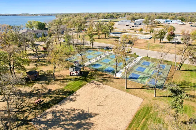 $319,900 | 1303 Summit Avenue, Detroit Lakes, MN 56501