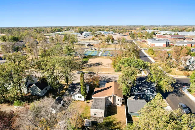 $319,900 | 1303 Summit Avenue, Detroit Lakes, MN 56501