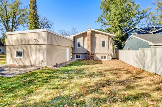 $319,900 | 1303 Summit Avenue, Detroit Lakes, MN 56501