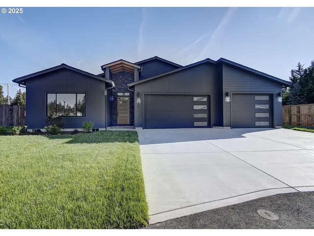 $999,000 | 1211 Northwest 150th Street, Vancouver, WA 98685