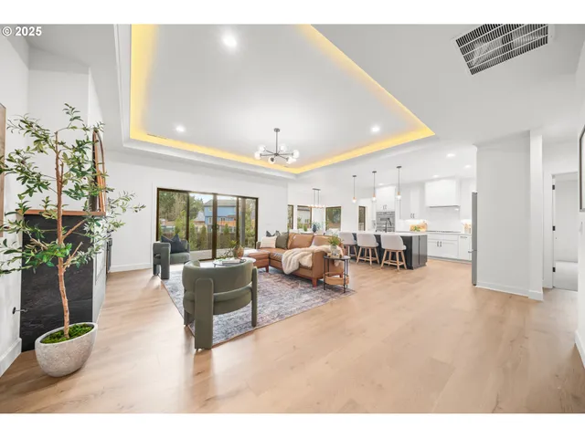 $999,000 | 1211 Northwest 150th Street, Vancouver, WA 98685