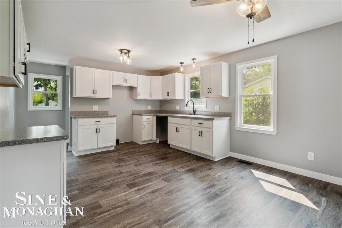 3841 Ravenswood Road Marysville, MI 48040 - Photo 6 of 41 50184555-a3895344-1d3f-4b03-8071-1b2ddfa1e34c.JPG