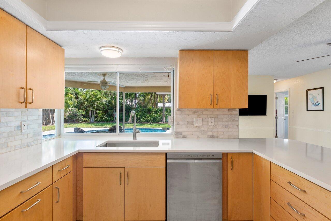 960 Southwest 20th Street Boca Raton, FL 33486 - Photo 11 of 40 pass through