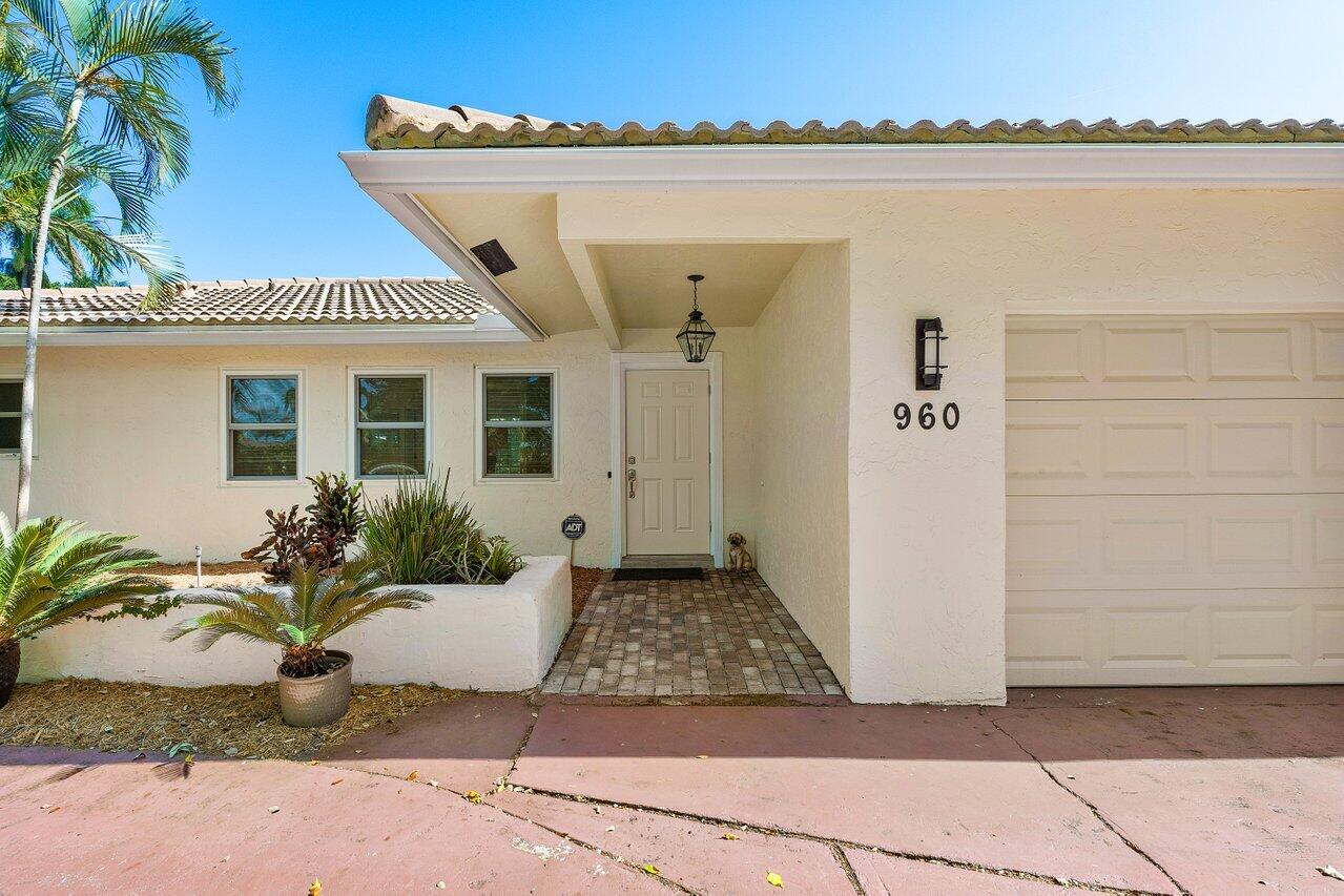 960 Southwest 20th Street Boca Raton, FL 33486 - Photo 3 of 40 Entry