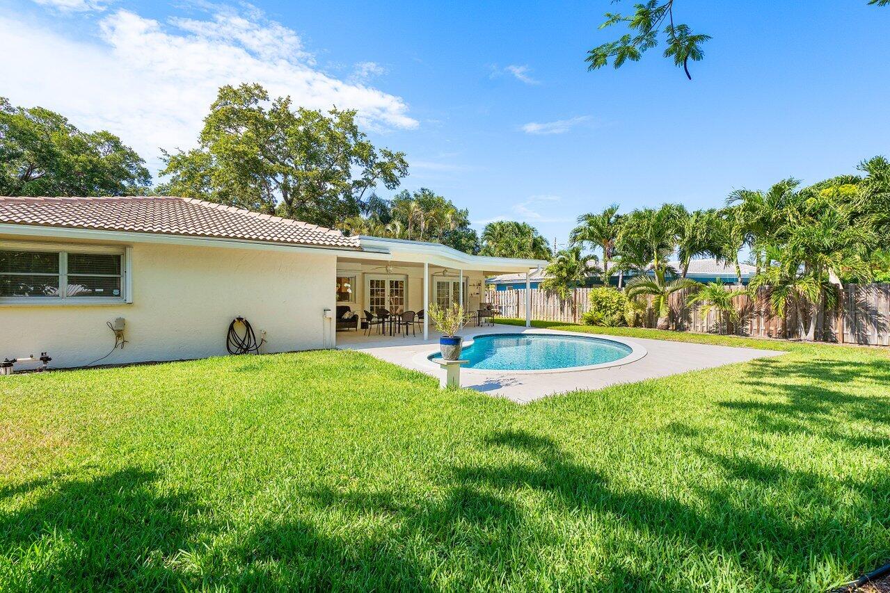 960 Southwest 20th Street Boca Raton, FL 33486 - Photo 33 of 40 Yard