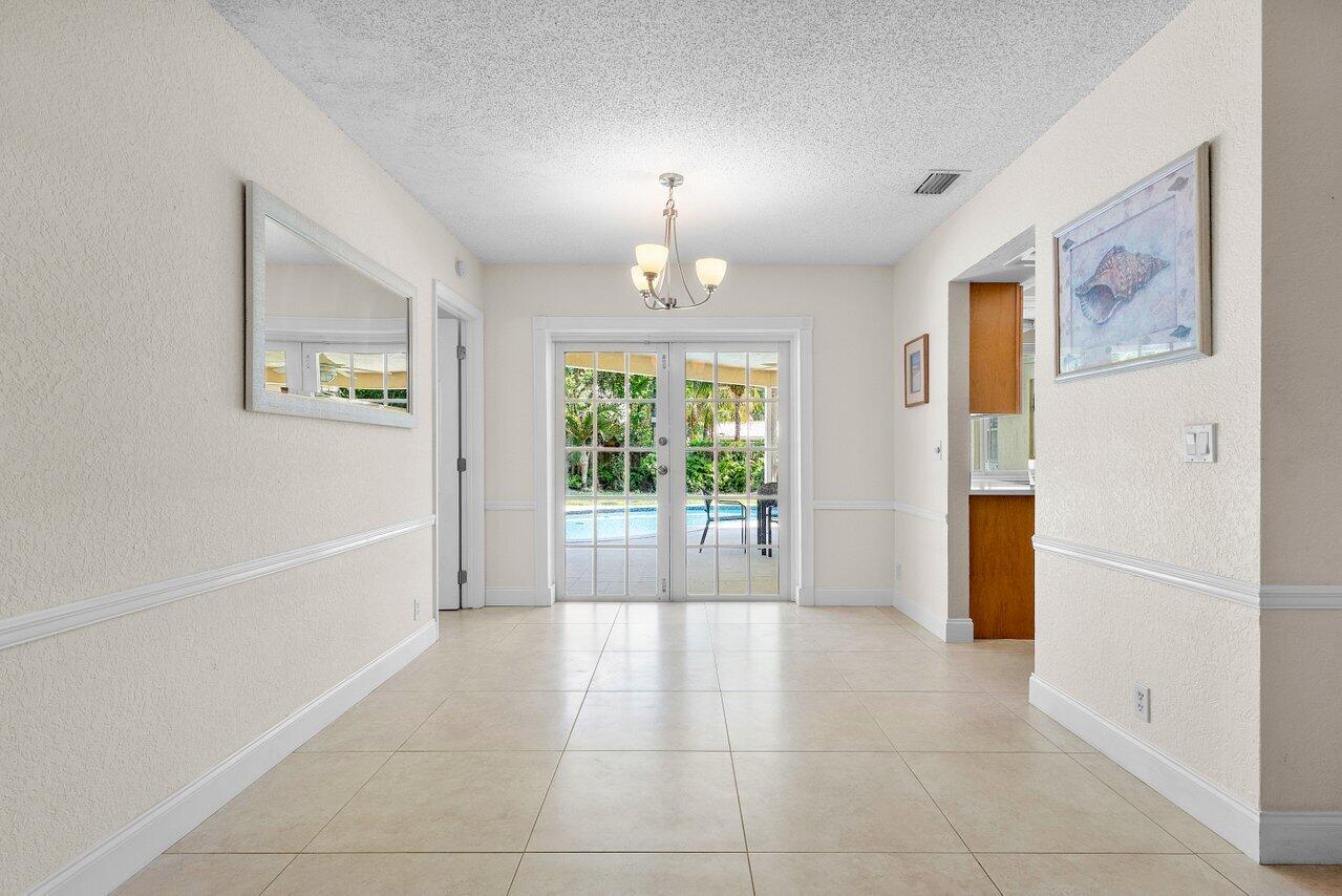 960 Southwest 20th Street Boca Raton, FL 33486 - Photo 8 of 40 Dining room