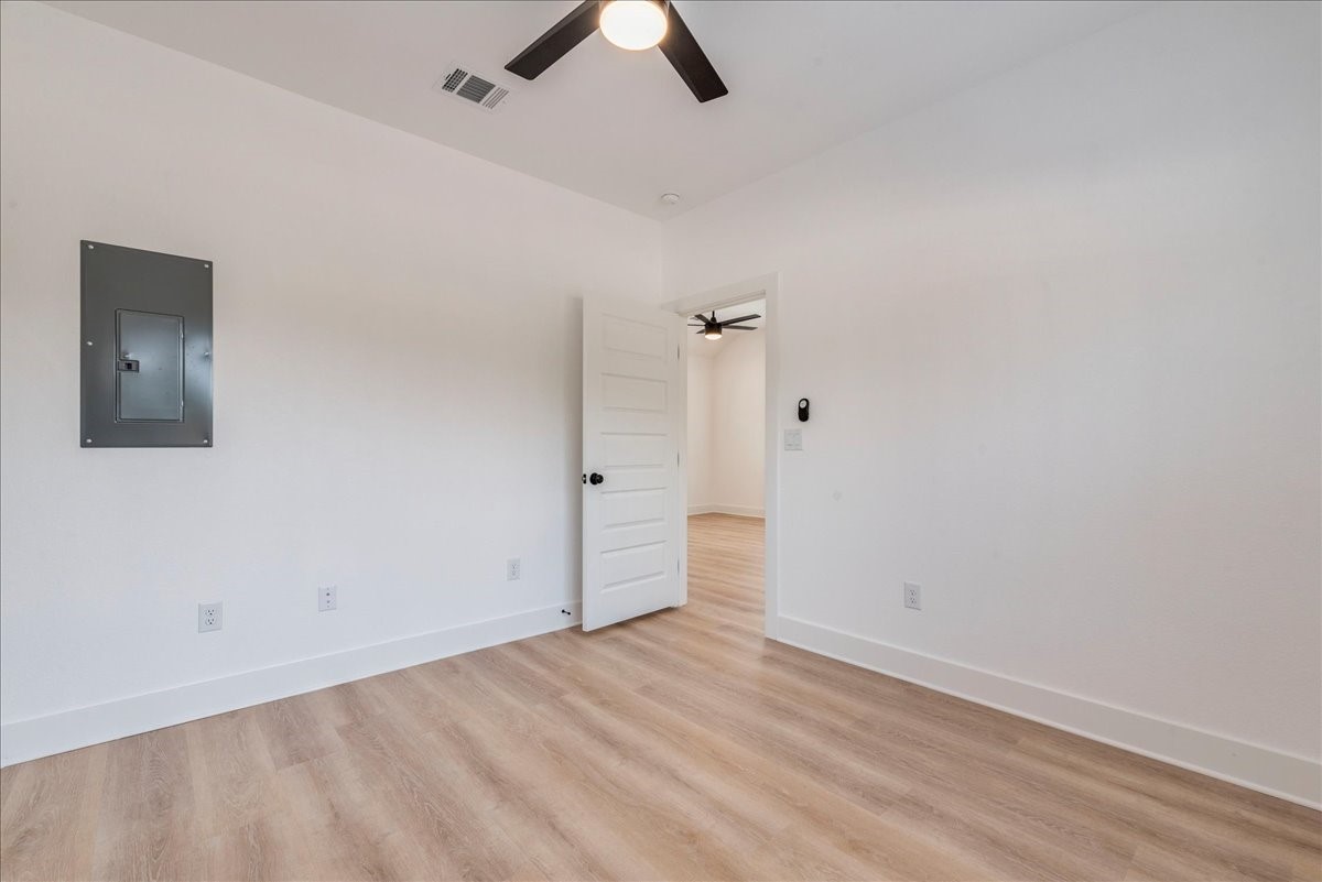525 South Main Street Kyle, TX 78640 - Photo 12 of 25 Primary Bedroom