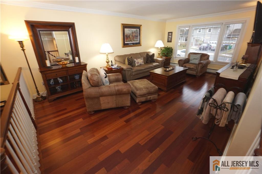 48 Lynnwood Road Edison, NJ 08820 - Photo 7 of 37 Gallery Image 7