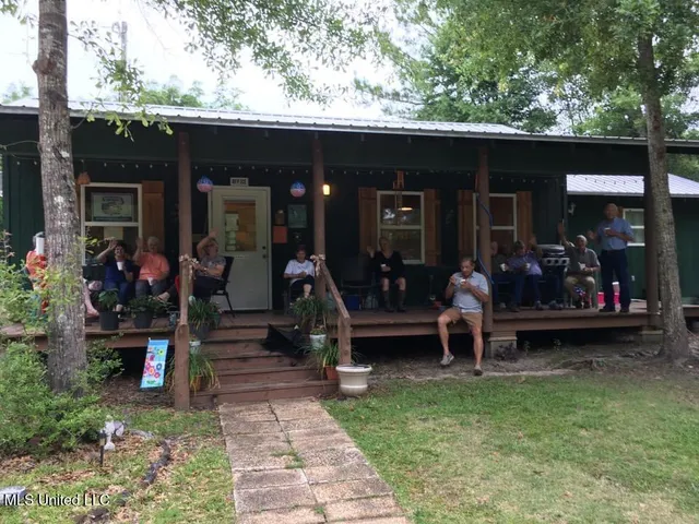 $550,000 | 1127 Highway 29, Wiggins, MS 39577