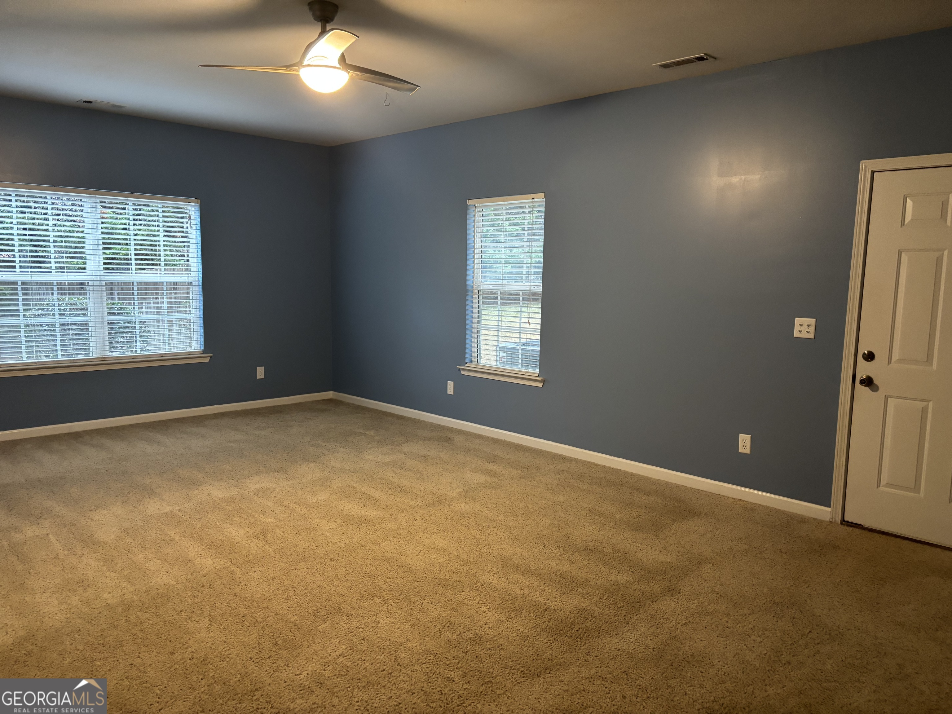 63 Highlander Trail Southwest Rome, GA 30165 - Photo 39 of 49 en view of an empty room with a window