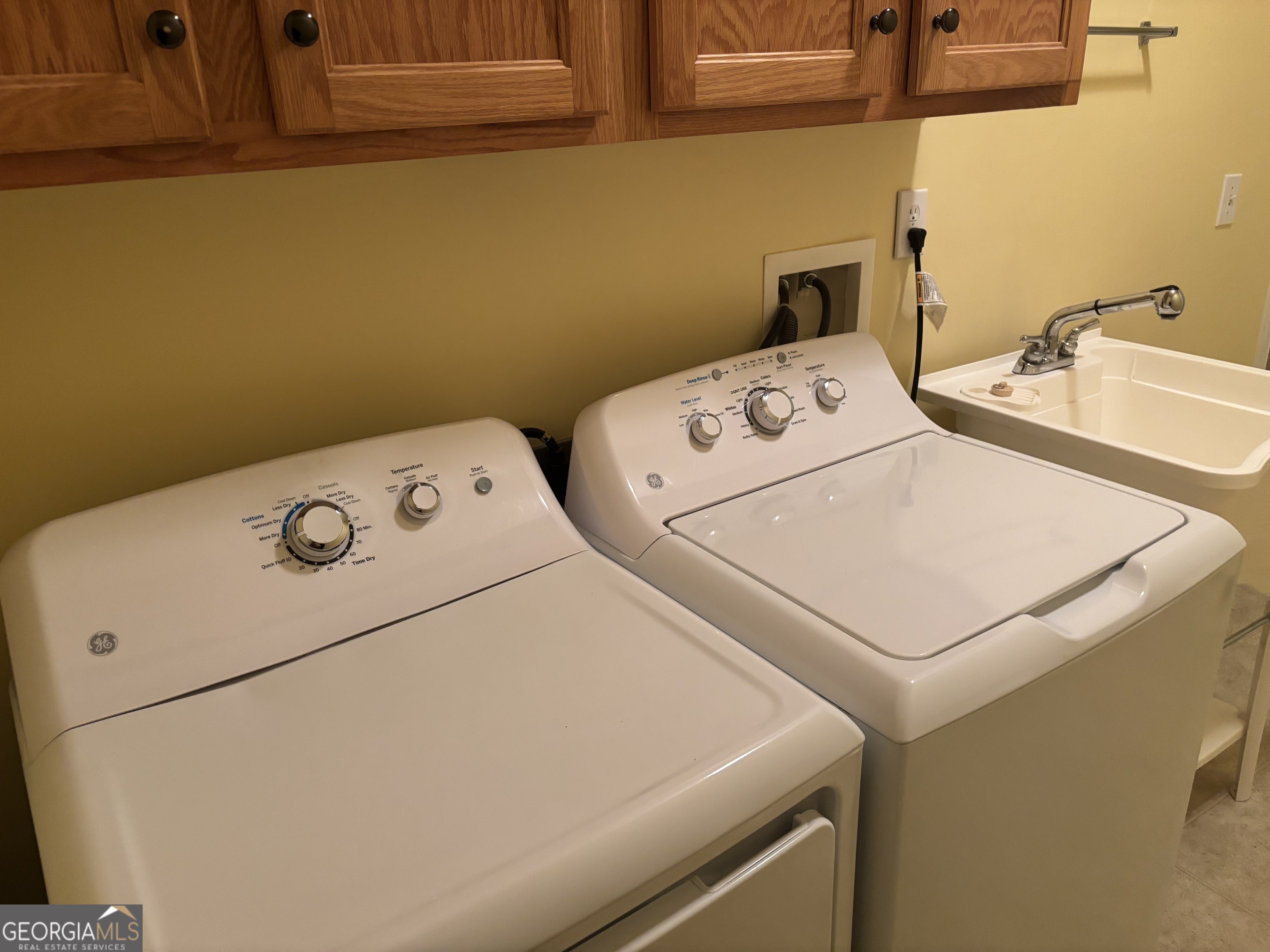 63 Highlander Trail Southwest Rome, GA 30165 - Photo 45 of 49 a utility room with dryer and washer