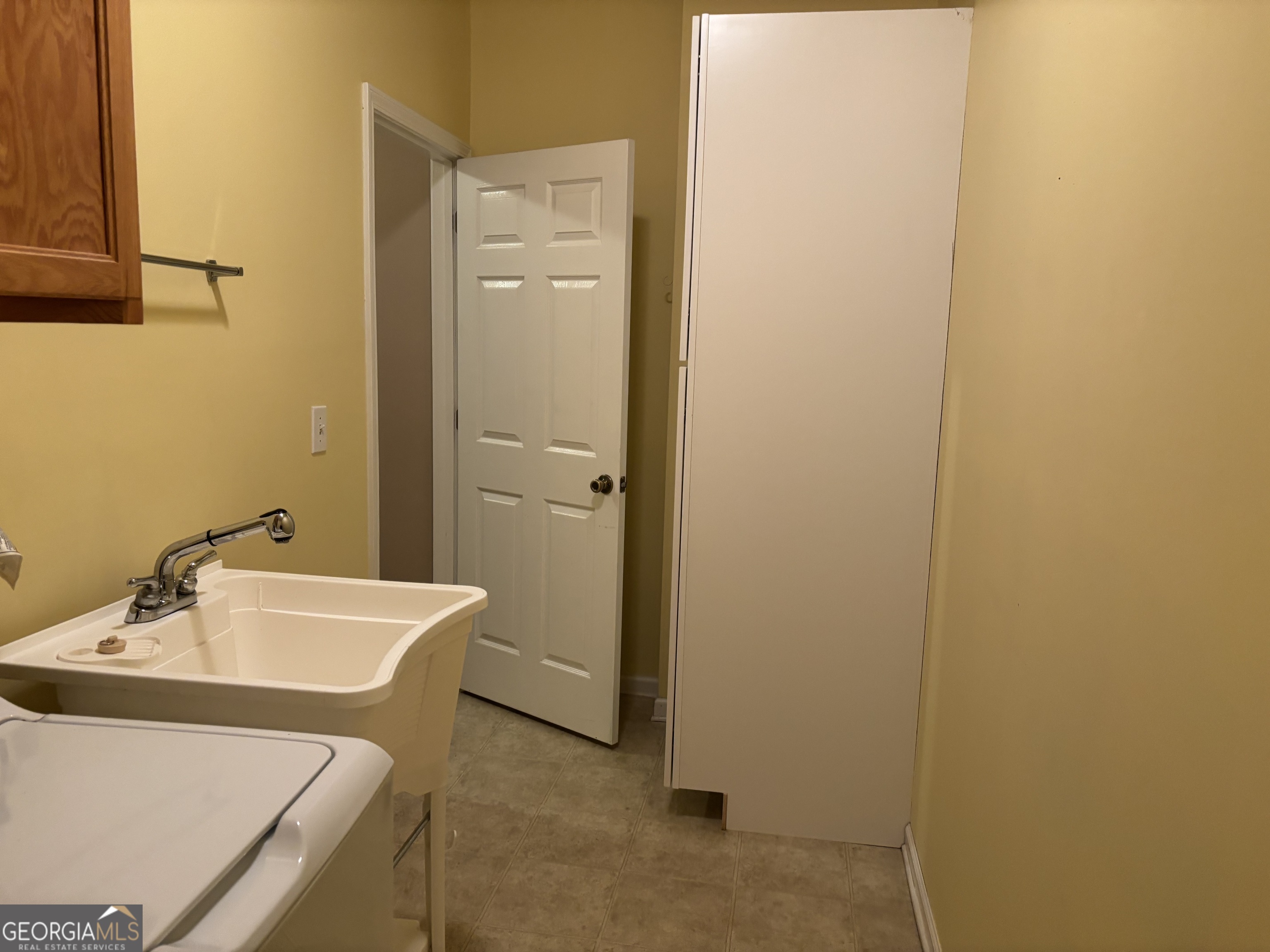 63 Highlander Trail Southwest Rome, GA 30165 - Photo 46 of 49 a bathroom with a sink and mirror