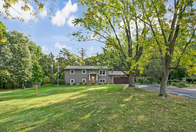 $399,900 | 14104 Inglewood Drive North, Baxter, MN 56425