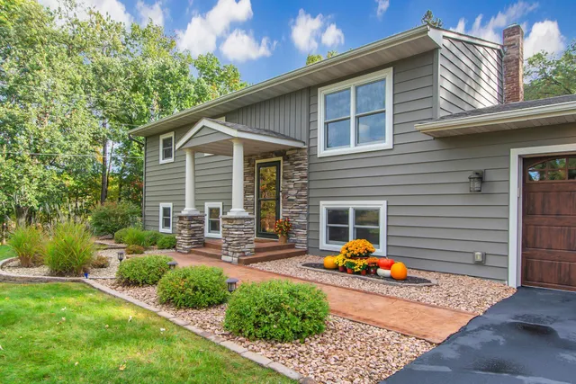 $389,900 | 14104 Inglewood Drive North, Baxter, MN 56425