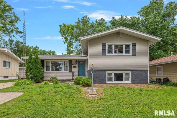 $269,900 | 2033 Brentwood Drive, Springfield, IL 62704